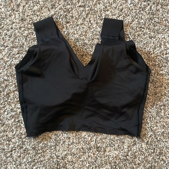 NWOT True & Co. Body V Neck lightweight bra.  Size Medium - Picture 2 of 3
